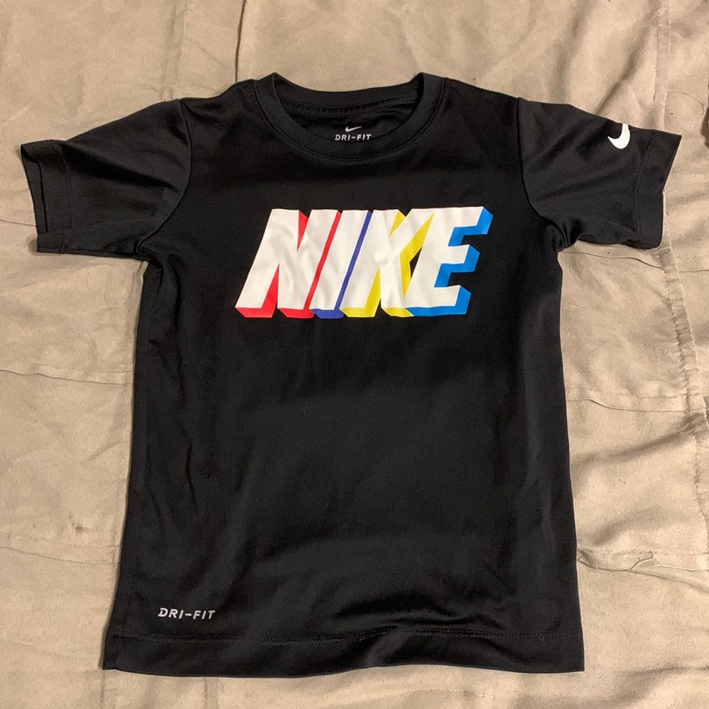 Kids Black Nike Dry Fit, Size Small - Picture 1 of 3